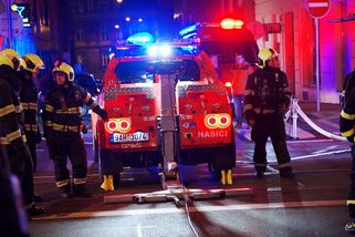 Jel k zásahu rychlostí 72 km/h a město mu dalo pokutu. Hasič u soudu vyhrál, ze sboru ale po 34 letech odešel